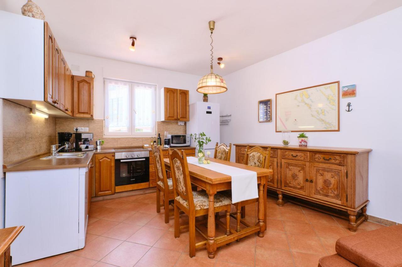 Apartments Antares Mali Losinj Exterior photo