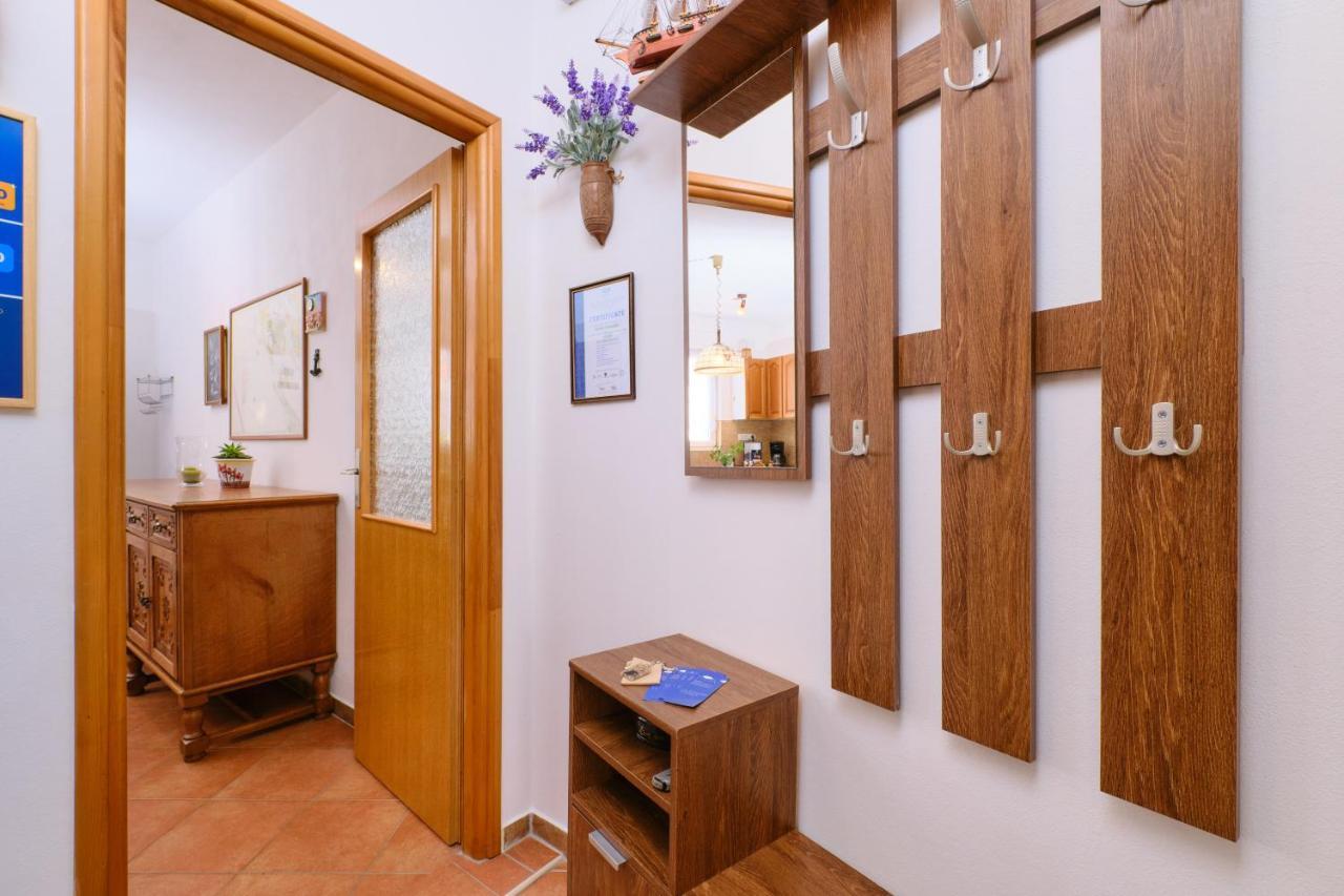 Apartments Antares Mali Losinj Exterior photo