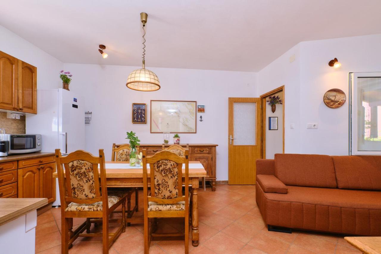 Apartments Antares Mali Losinj Exterior photo